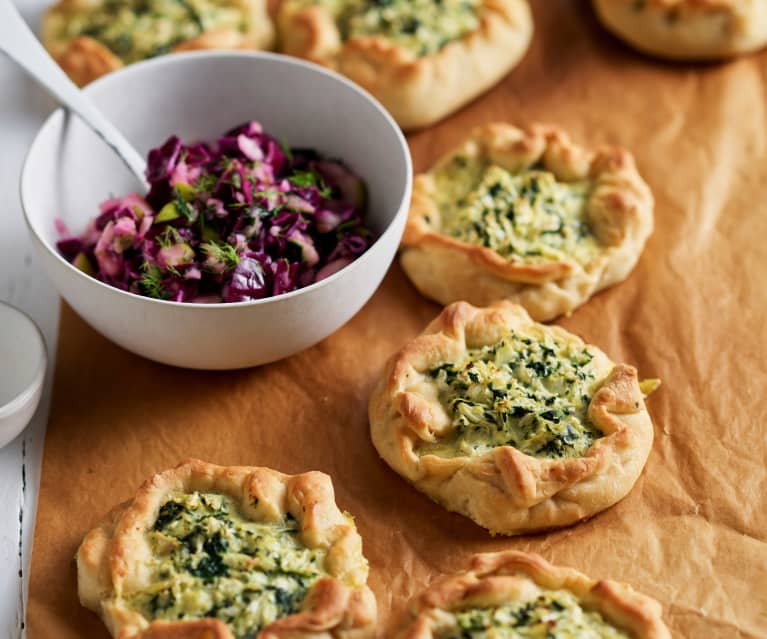 Fagottini di cavolfiore con insalata di cavolo rosso