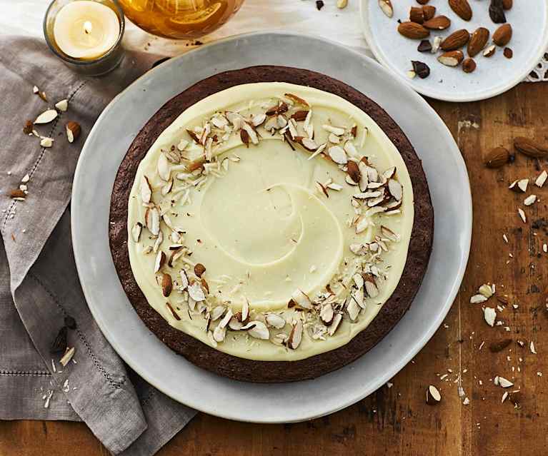 Torta cioccolato e mandorle con ganache al cioccolato bianco