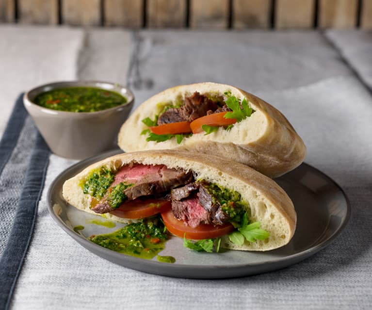 Pita-Sandwich gefüllt mit Steak und Chimichurri - Cookidoo® – la nostra ...