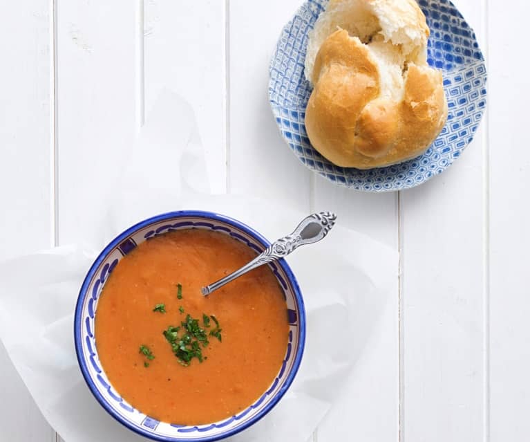 Sopa de tomate e lentilhas