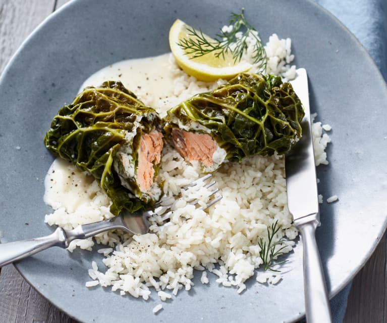 Wirsing-Lachs-Rouladen mit Reis und Meerrettichsauce - Cookidoo® – the ...