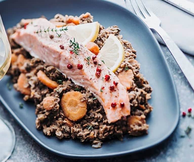 Pavé de saumon sur lit de carottes et lentilles