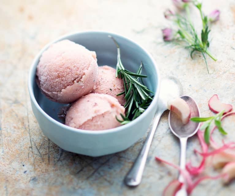 Glace rhubarbe, romarin et estragon