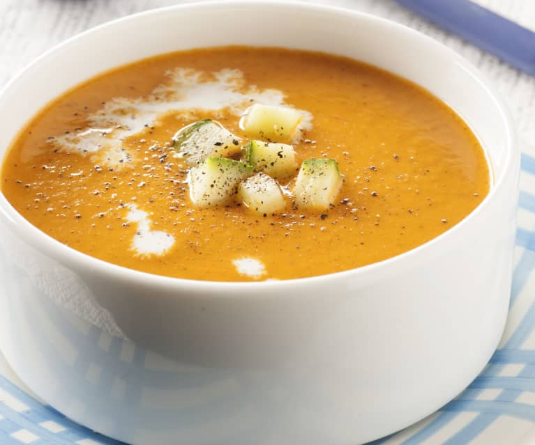 Sopa de pimiento rojo y calabacín