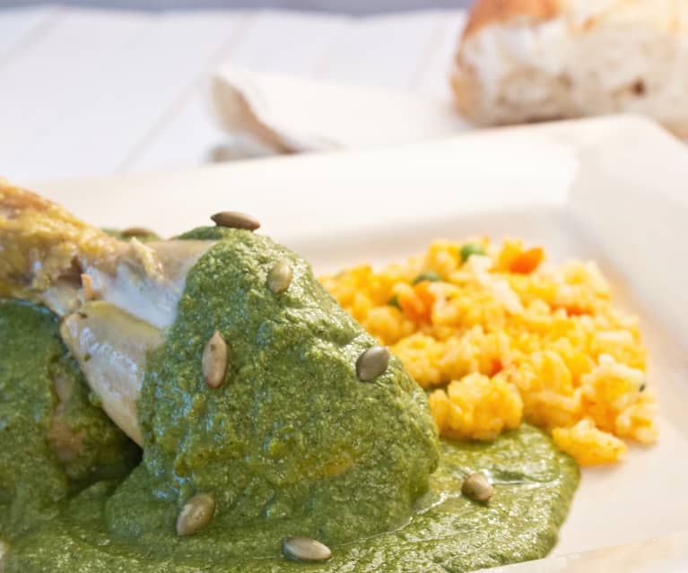 Hähnchenschenkel mit Mole verde