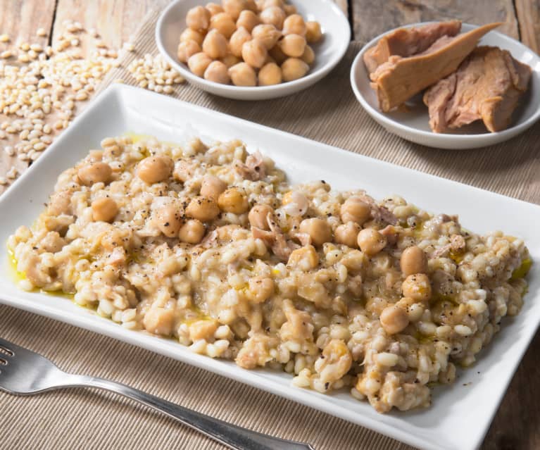 Orzotto alla crema di ceci con tonno