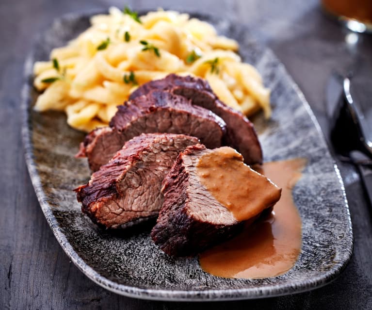 Sauerbraten mit Spätzle