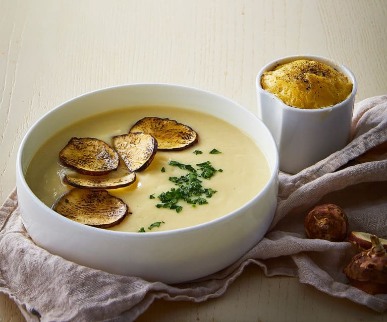 Vellutata di topinambur e cavolfiore con tortini ai quattro formaggi