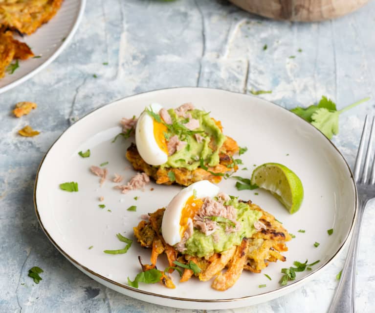 Frittelle di carote con uova e avocado