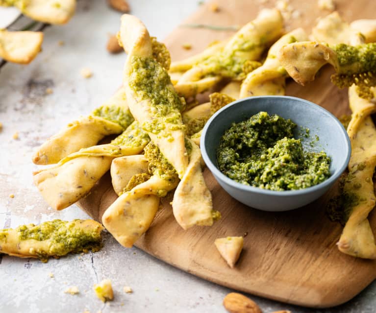 Palitos de queso con pesto de verduras