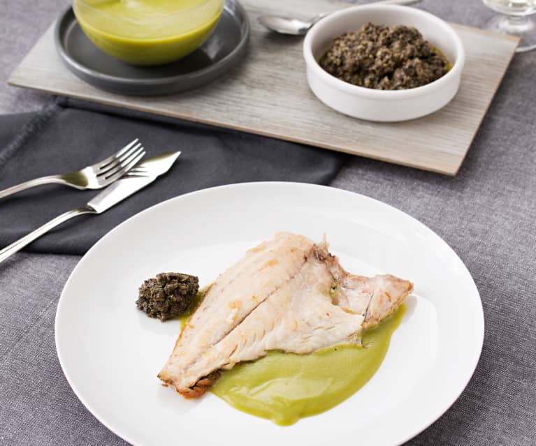 Dorada a la plancha con crema de guisantes y tapenade (Hestan Cue™)