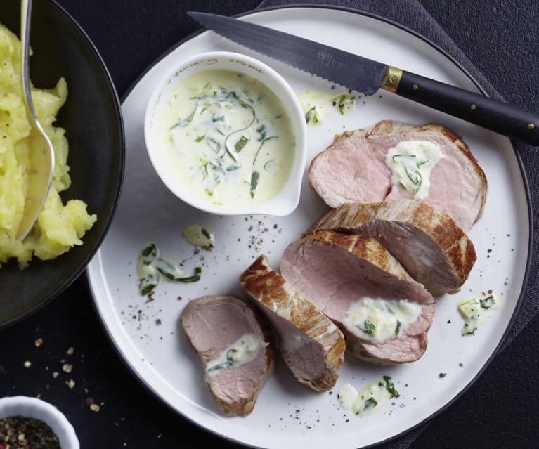 Filet mignon de veau à l'estragon, écrasé de pomme de terre à l'huile d'olive