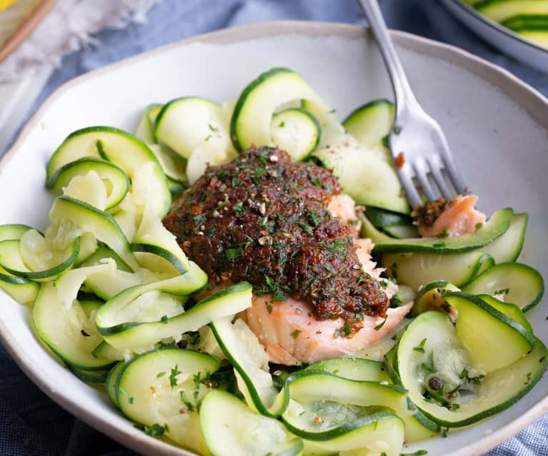 Saumon au four et tagliatelle de courgette