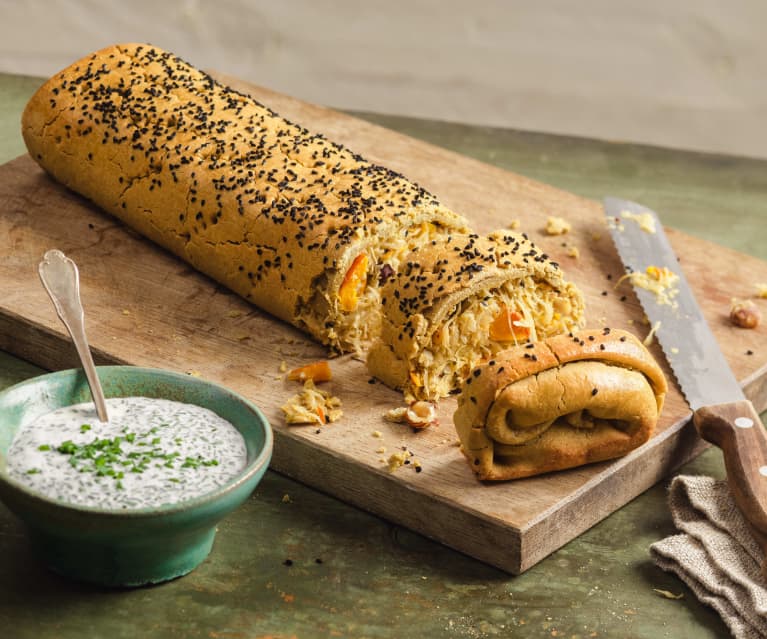 Buchweizenstrudel mit Sauerkraut und Kürbis (glutenfrei)