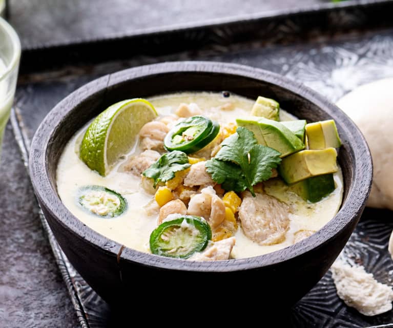 Biała zupa chili z kurczakiem; Bułeczki na parze; Lemoniada z kolendry i cytrusów