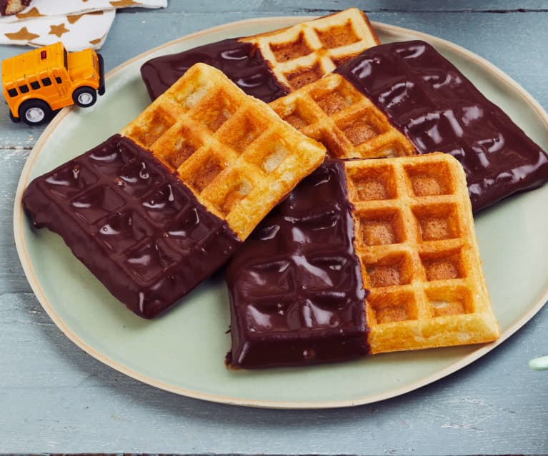 Gaufres et sauce au chocolat : recette facile (4 étapes)