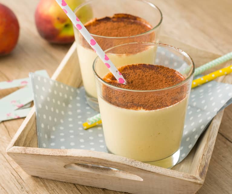 Smoothie de melocotón, nueces y aceite de coco (sin azúcar)