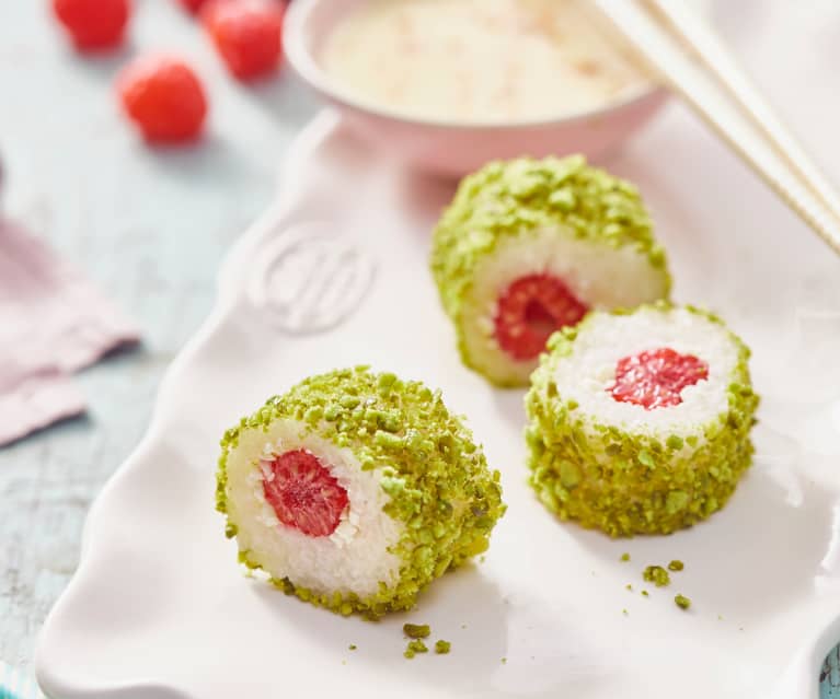 Himbeer-Maki mit Sweet-Chili-Dip