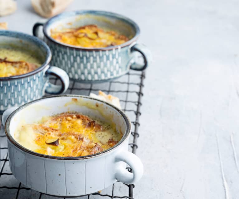 Überbackene Porreesuppe mit Cheddar