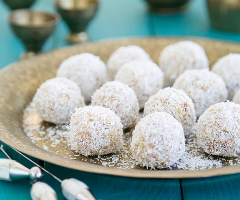 Apricot tahini bliss balls