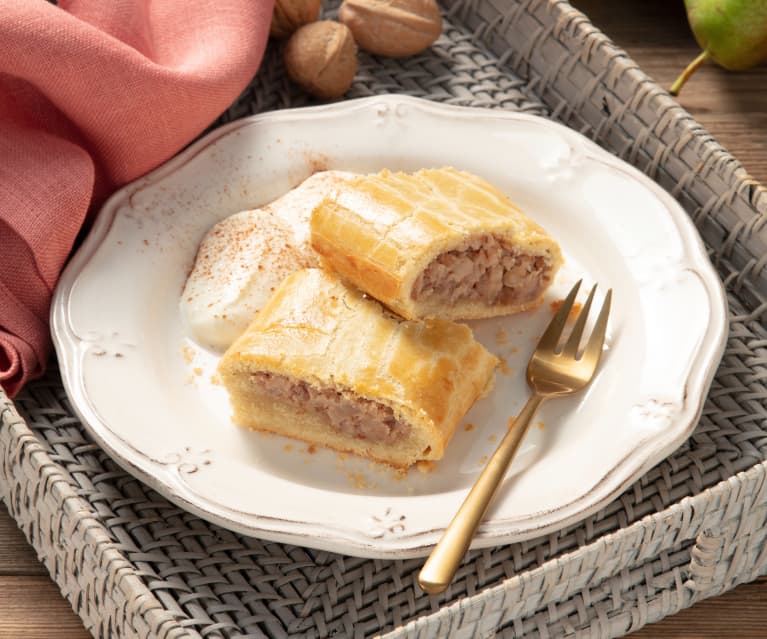 Mürber Birnen-Walnuss-Strudel Mürber Birnen-Walnuss-Strudel