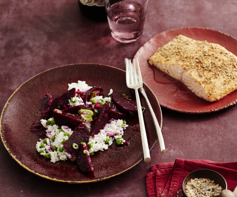 Erbsen-Reis-Salat mit Rote Bete und Koriander-Lachs