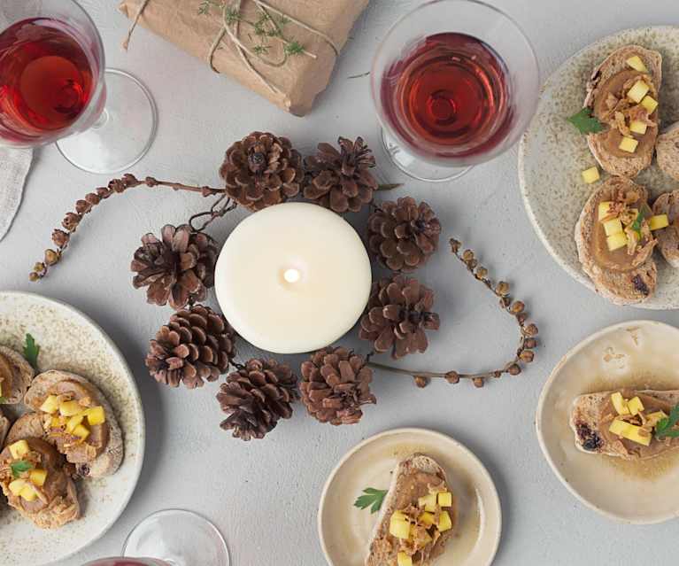 Turrón de foie, cebolla frita y mango Turrón de foie, cebolla frita y mango