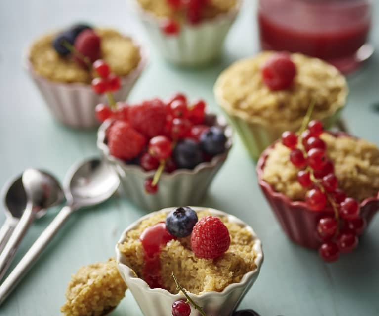 Quinoa puddings with raspberry sauce