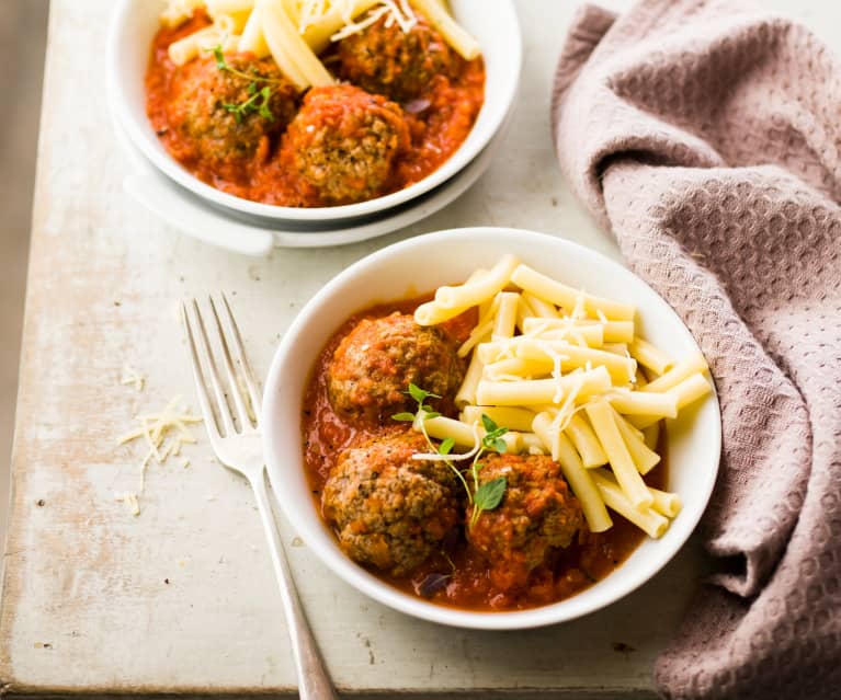 Soupe tomate-carotte aux boulettes italiennes