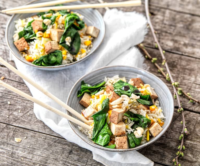 Riz aux légumes et tofu fumé