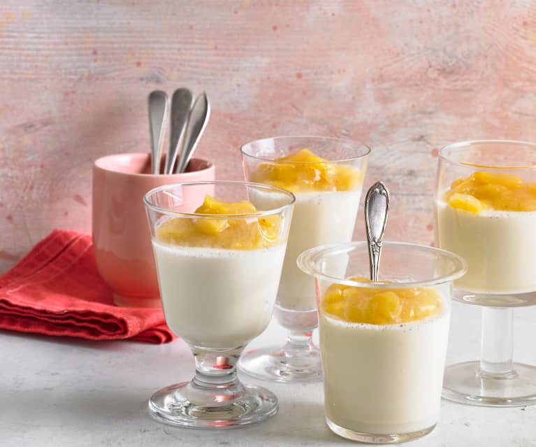 Pannacotta con composta di ananas