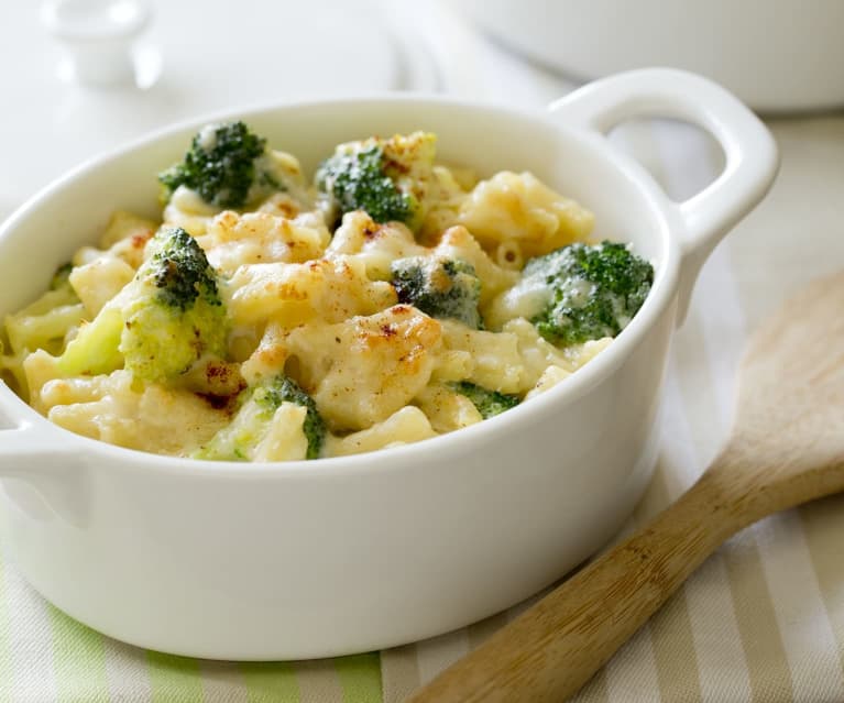 Broccoli and three cheese pasta bake