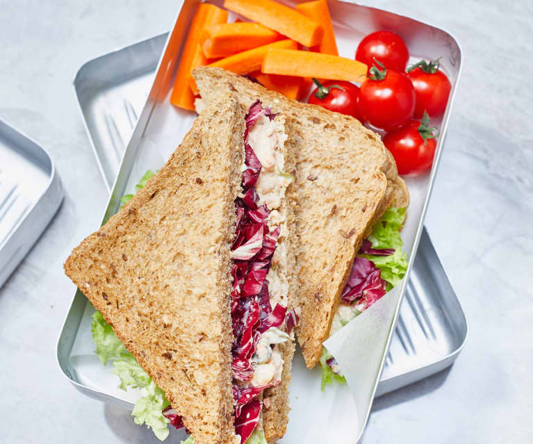 Vollkorn-Sandwiches mit Sellerie-Flusskrebs-Salat