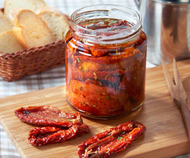 Come fare i pomodori secchi sott'olio: ricetta originale e variante al forno