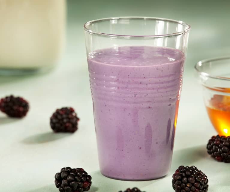 Smoothie de moras y queso fresco