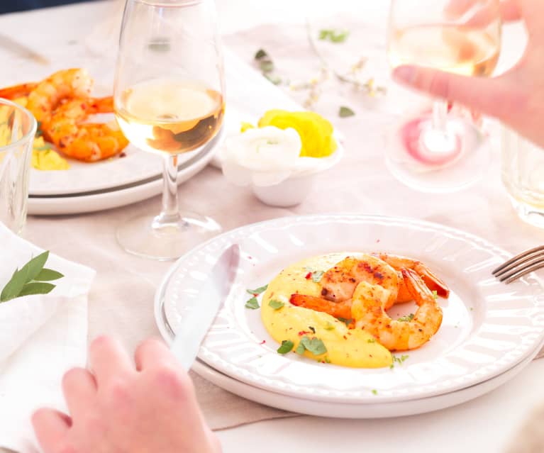 Gambas snackées, purée de courge, crème de coco et citron vert