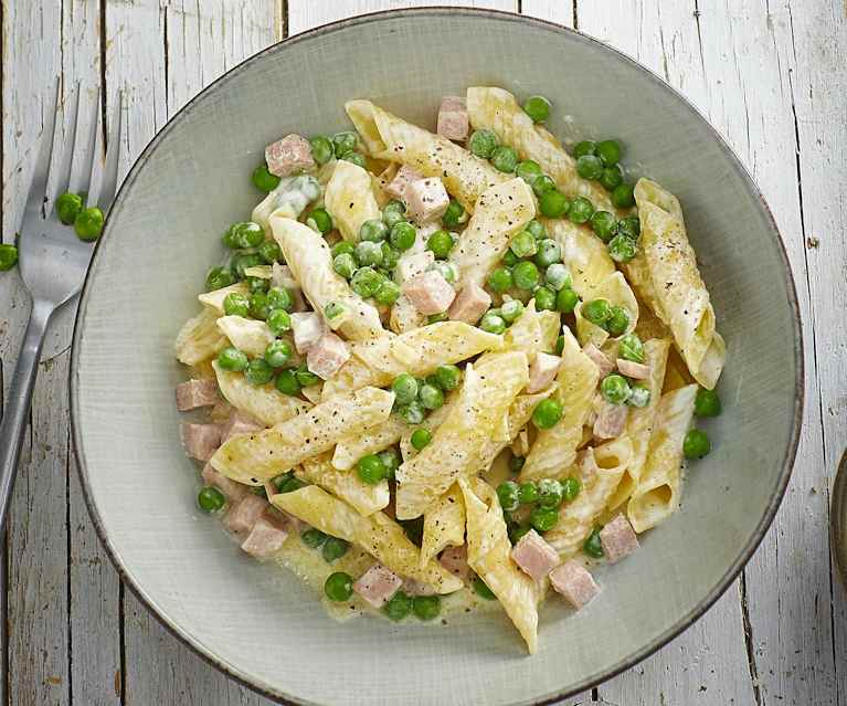 Pasta panna, piselli e prosciutto