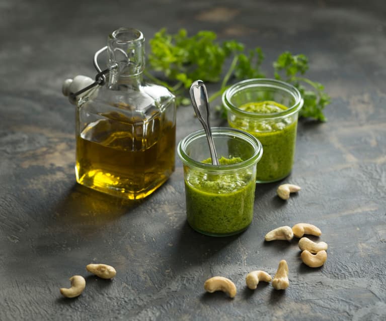 Coriander pesto - Cookidoo® – das offizielle Thermomix®-Rezept-Portal