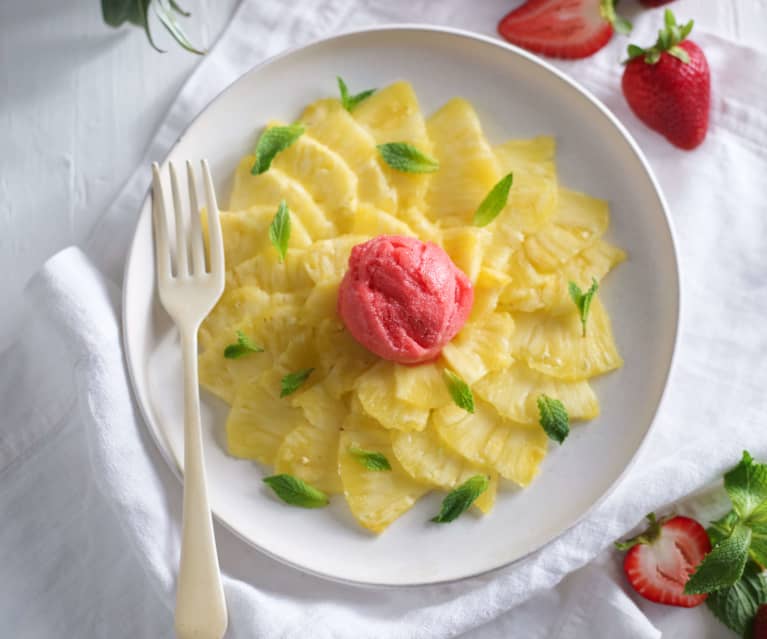 Ananas-Carpaccio mit Erdbeersorbet - Cookidoo® – the official Thermomix ...