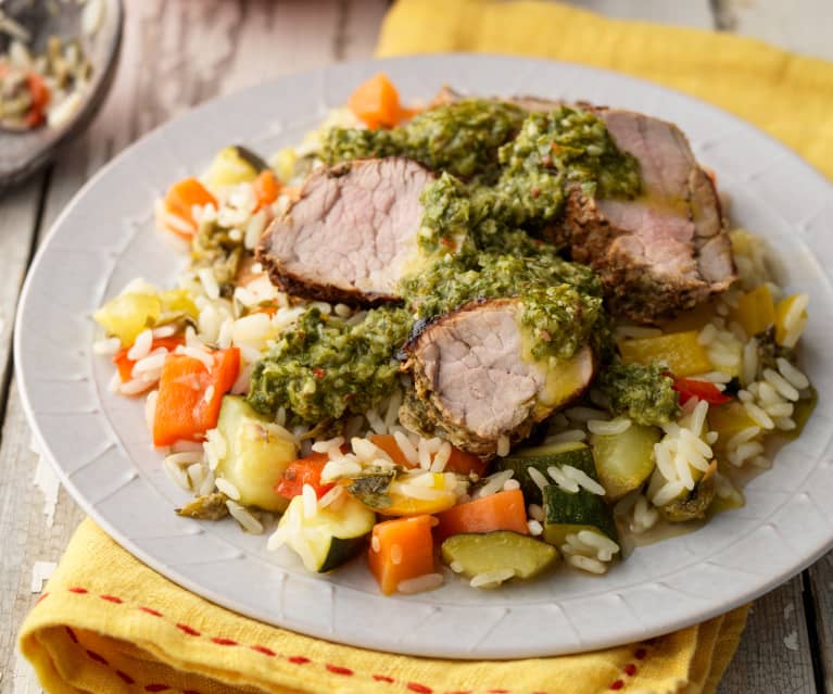 Solomillo de cerdo a la parrilla con chimichurri y ensalada templada de arroz (MEATER)