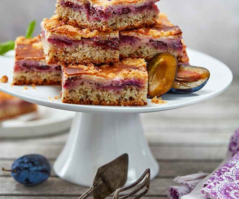 Pflaumenschnitten mit Pumpernickel