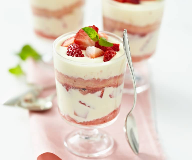 Tiramisu mit Erdbeeren