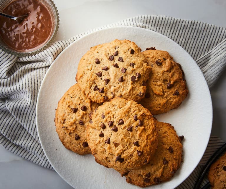 Biscottini con farina di castagne, nocciole e gocce di cioccolato