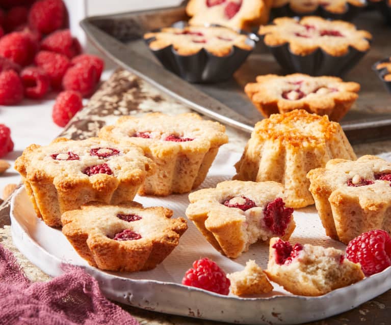 Gâteaux aux framboises à la pulpe d'amande