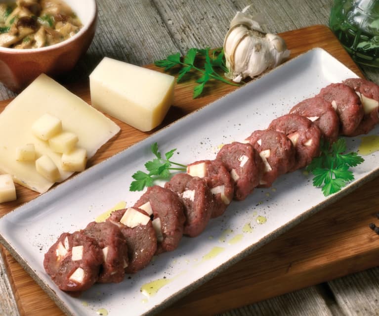 Salame di manzo al Montasio con contorno di porcini