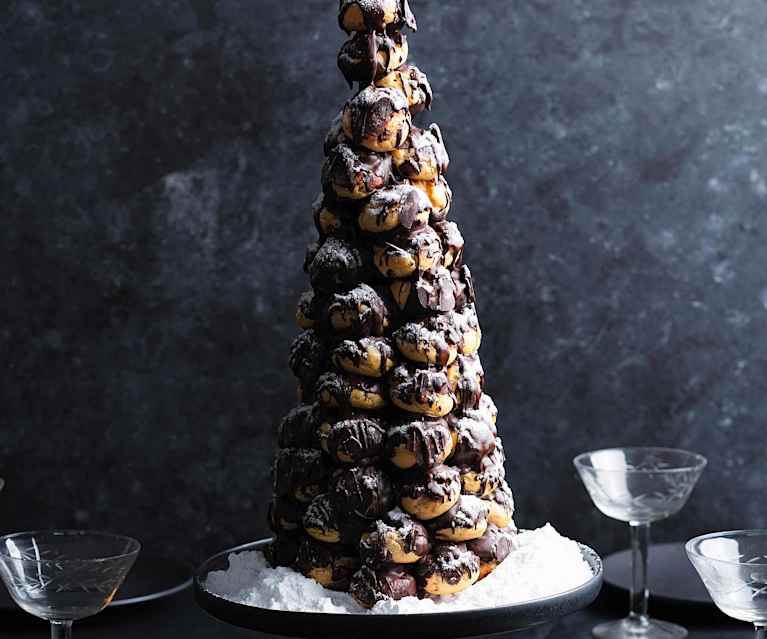 Croquembouche s pomerančovým krémem a čokoládou