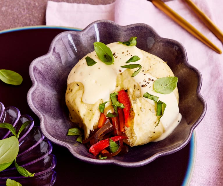 Herzhafte Germknödel mit gebratenem Gemüse