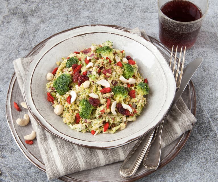 Brokkolisalat mit Goji Beeren