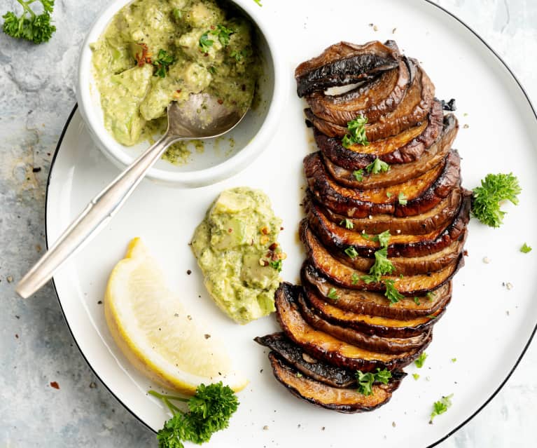 Snittede portobello-svampe med avocadochimichurri 