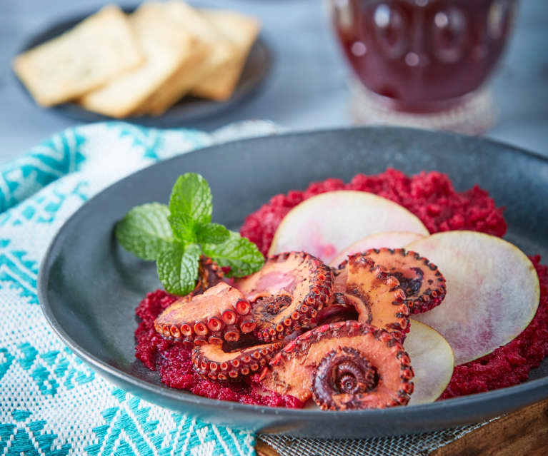 Pulpo con puré de betabel y chile manzano - Cookidoo® – la plataforma de  recetas oficial de Thermomix®